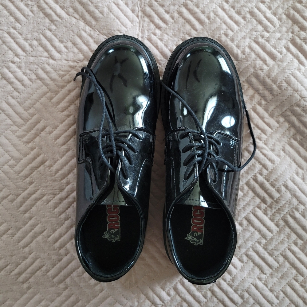 Men's Oxford rocky dress shoe in size 10